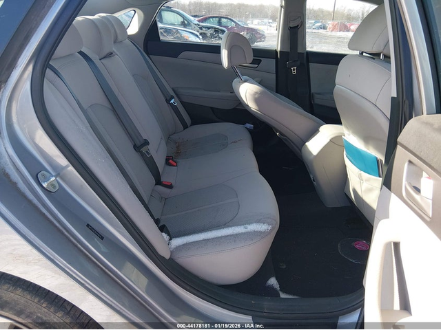 Hyundai Sonata 2.4L I-4 DI, DOHC, VVT, 185HP Front Wheel Drive - автомобили, коли, обяви за нови и употребявани 7