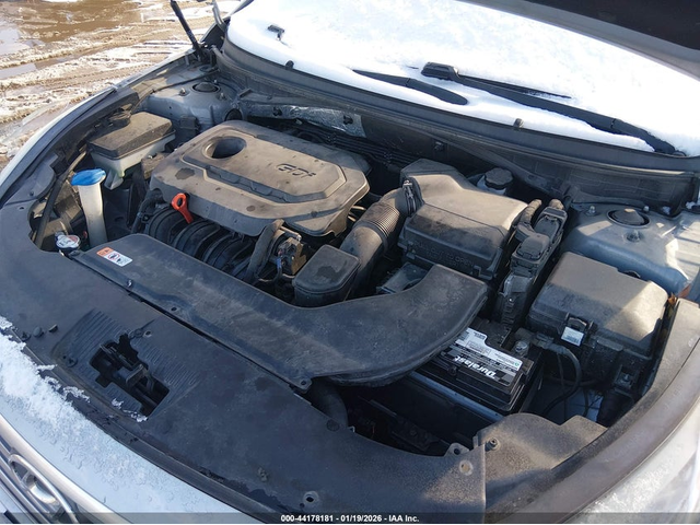 Hyundai Sonata 2.4L I-4 DI, DOHC, VVT, 185HP Front Wheel Drive - автомобили, коли, обяви за нови и употребявани 9