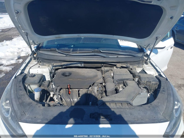 Hyundai Sonata 2.4L I-4 DI, DOHC, VVT, 185HP Front Wheel Drive - автомобили, коли, обяви за нови и употребявани 9