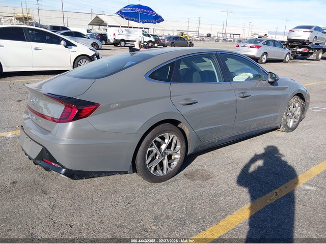 Hyundai Sonata 2.5L I-4 DI, DOHC, VVT, 191HP Front Wheel Drive - автомобили, коли, обяви за нови и употребявани 3