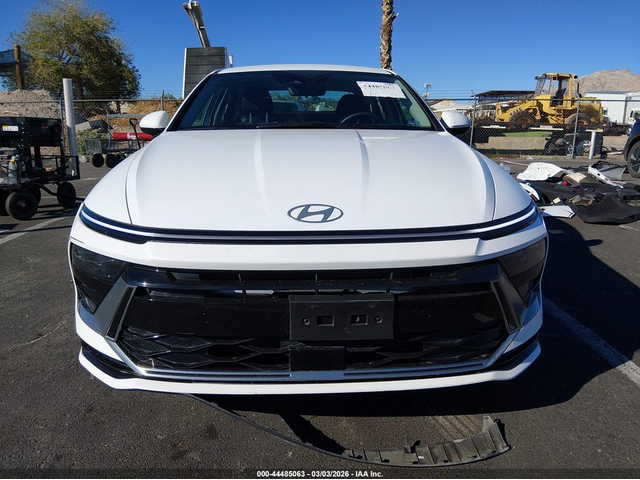 Hyundai Sonata 2.5L I-4 DI, DOHC, VVT, 191HP Front Wheel Drive - автомобили, коли, обяви за нови и употребявани 12