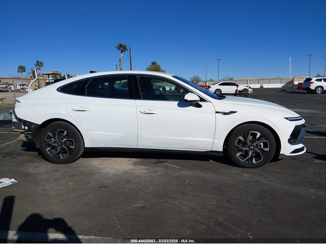 Hyundai Sonata 2.5L I-4 DI, DOHC, VVT, 191HP Front Wheel Drive - автомобили, коли, обяви за нови и употребявани 13