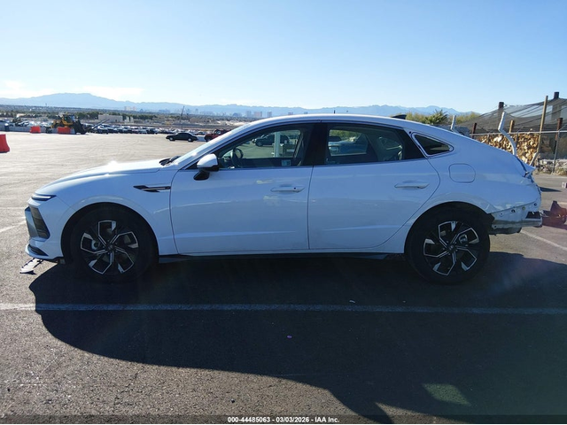 Hyundai Sonata 2.5L I-4 DI, DOHC, VVT, 191HP Front Wheel Drive - автомобили, коли, обяви за нови и употребявани 14