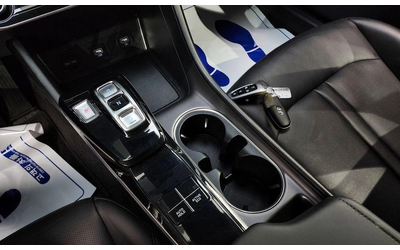 Hyundai Sonata - автомобили, коли, обяви за нови и употребявани 8