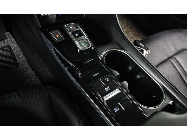 Hyundai Sonata - автомобили, коли, обяви за нови и употребявани 8