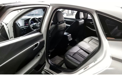 Hyundai Sonata - автомобили, коли, обяви за нови и употребявани 10