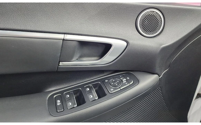 Hyundai Sonata - автомобили, коли, обяви за нови и употребявани 13