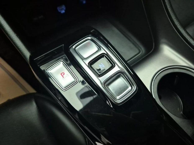 Hyundai Sonata - автомобили, коли, обяви за нови и употребявани 8