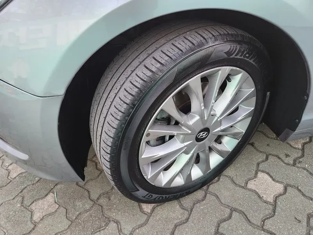 Hyundai Sonata 2.0 Style Special - автомобили, коли, обяви за нови и употребявани 16