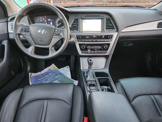 Hyundai Sonata 2.0 Style Special - автомобили, коли, обяви за нови и употребявани 9
