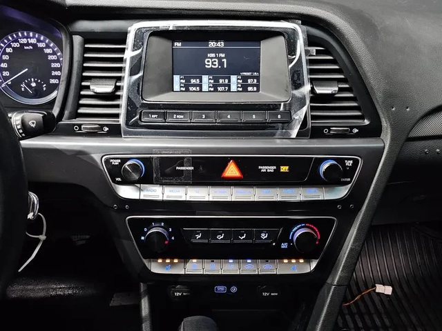 Hyundai Sonata 2.0 Style - автомобили, коли, обяви за нови и употребявани 13