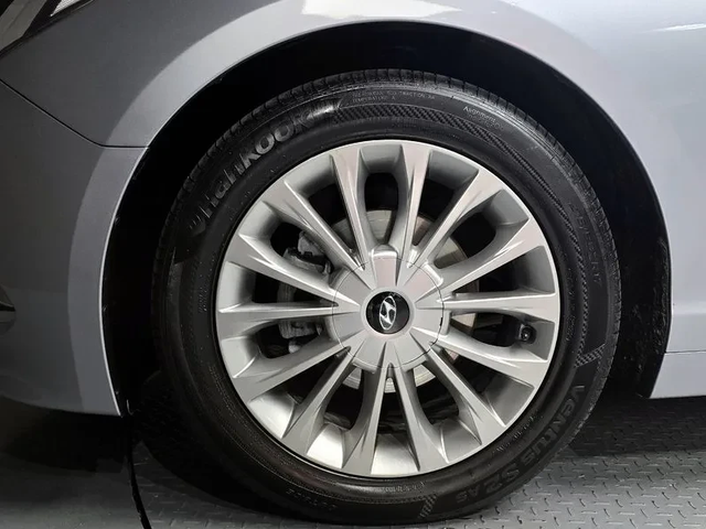 Hyundai Sonata 2.0 Smart - автомобили, коли, обяви за нови и употребявани 4