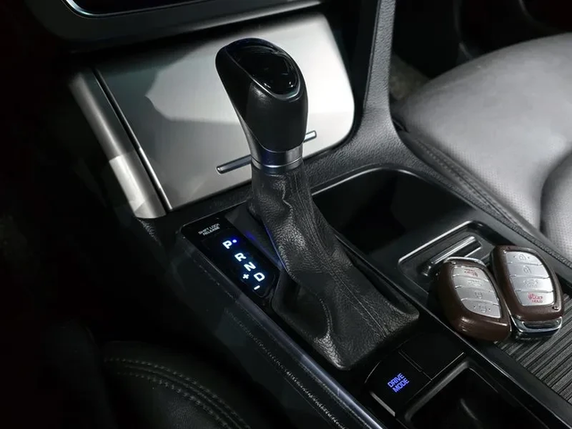 Hyundai Sonata 2.0 Smart - автомобили, коли, обяви за нови и употребявани 8