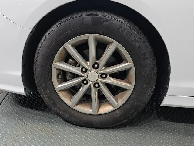 Hyundai Sonata 2.0 Style - автомобили, коли, обяви за нови и употребявани 8