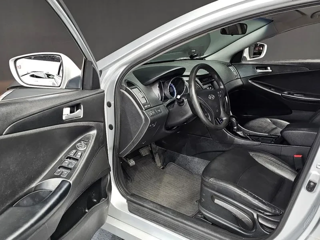 Hyundai Sonata 2.0 LPI - автомобили, коли, обяви за нови и употребявани 10