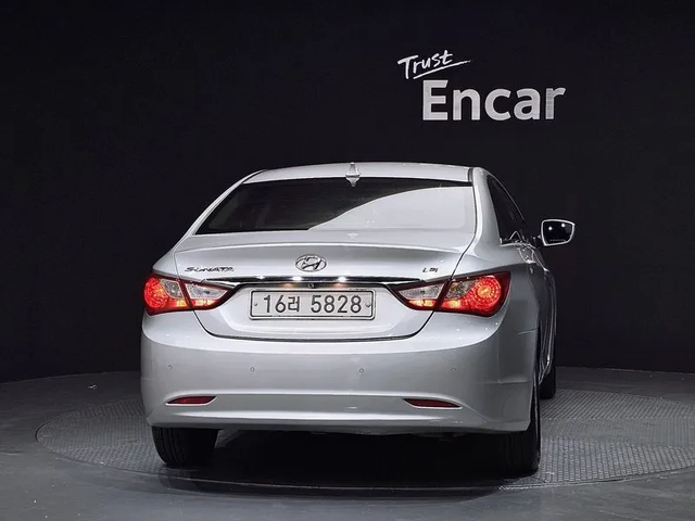 Hyundai Sonata 2.0 LPI - автомобили, коли, обяви за нови и употребявани 3