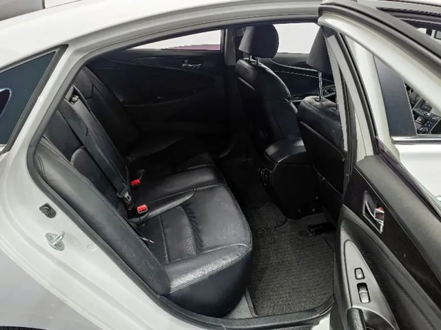 Hyundai Sonata 2.0 - автомобили, коли, обяви за нови и употребявани 11