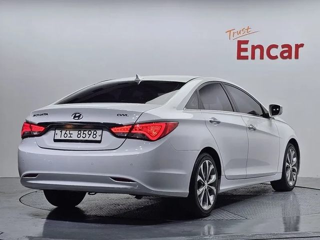 Hyundai Sonata 2.0 - автомобили, коли, обяви за нови и употребявани 1