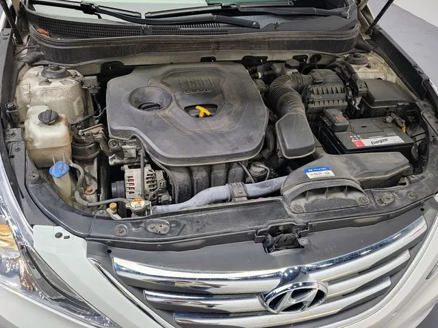 Hyundai Sonata 2.0 - автомобили, коли, обяви за нови и употребявани 5