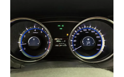 Hyundai Sonata 2.0 - автомобили, коли, обяви за нови и употребявани 7