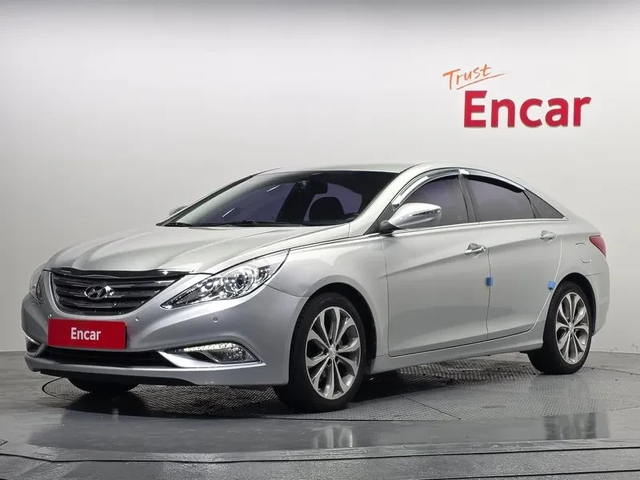 Hyundai Sonata 2.0 - автомобили, коли, обяви за нови и употребявани 0