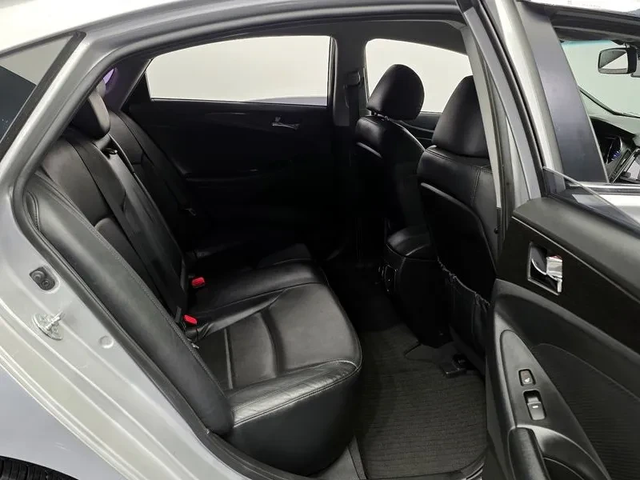 Hyundai Sonata 2.0 - автомобили, коли, обяви за нови и употребявани 11