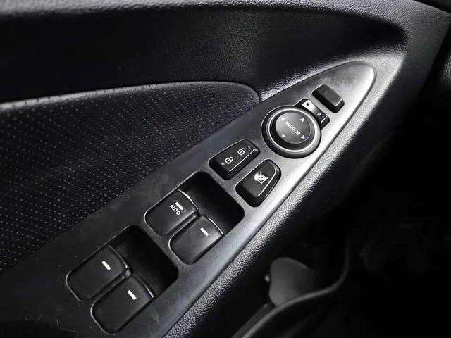 Hyundai Sonata 2.0 - автомобили, коли, обяви за нови и употребявани 16