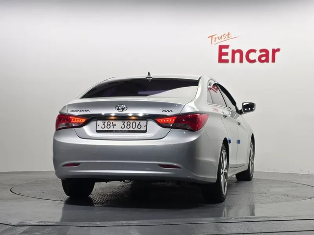 Hyundai Sonata 2.0 - автомобили, коли, обяви за нови и употребявани 3