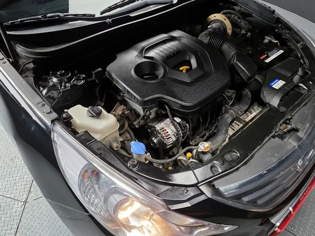 Hyundai Sonata 2.0 - автомобили, коли, обяви за нови и употребявани 5