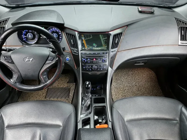 Hyundai Sonata 2.0 - автомобили, коли, обяви за нови и употребявани 6