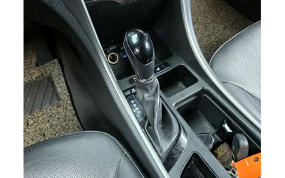 Hyundai Sonata 2.0 - автомобили, коли, обяви за нови и употребявани 8