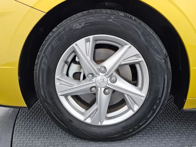 Hyundai Sonata 2.0 Smart - автомобили, коли, обяви за нови и употребявани 4