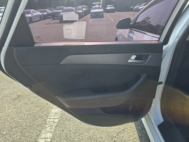 Hyundai Sonata 2.0 LPI - автомобили, коли, обяви за нови и употребявани 12