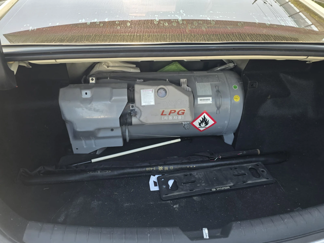 Hyundai Sonata 2.0 LPI - автомобили, коли, обяви за нови и употребявани 13