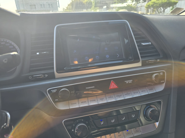 Hyundai Sonata 2.0 LPI - автомобили, коли, обяви за нови и употребявани 8