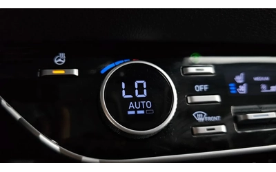 Hyundai Sonata 2.0 LPG / ОБДУХВАНЕ / LANE ASSIST / AMBIENT - автомобили, коли, обяви за нови и употребявани 13