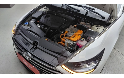 Hyundai Sonata Premium Plus - автомобили, коли, обяви за нови и употребявани 15