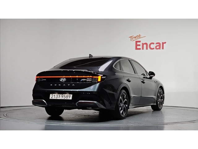 Hyundai Sonata Exclusive | Adaptive Cruise | Ventilated Seats | M - автомобили, коли, обяви за нови и употребявани 1