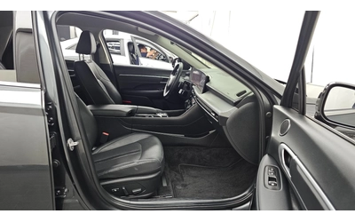 Hyundai Sonata Exclusive | Adaptive Cruise | Ventilated Seats | M - автомобили, коли, обяви за нови и употребявани 7