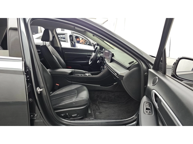 Hyundai Sonata Exclusive | Adaptive Cruise | Ventilated Seats | M - автомобили, коли, обяви за нови и употребявани 7
