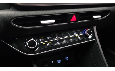 Hyundai Sonata 2.0 - Model 2020 - автомобили, коли, обяви за нови и употребявани 11