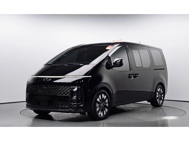 Hyundai Staria L3.5 Lounge 7-Seater Inspiration - автомобили, коли, обяви за нови и употребявани 0