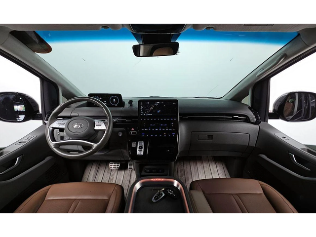 Hyundai Staria L3.5 Lounge 7-Seater Inspiration - автомобили, коли, обяви за нови и употребявани 6