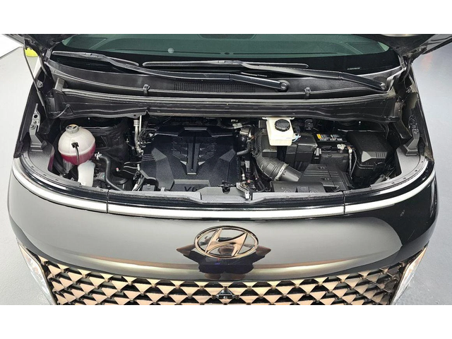 Hyundai Staria L3.5 Lounge 9-Seater Inspiration - автомобили, коли, обяви за нови и употребявани 5