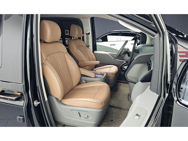 Hyundai Staria L3.5 Lounge 9-Seater Inspiration - автомобили, коли, обяви за нови и употребявани 9