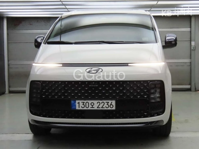 Hyundai Staria Lounge 3.5 LPG Lounge 7 Вдъхновение ЛИЗ.БЕЗ ПЪРВ.В - автомобили, коли, обяви за нови и употребявани 1