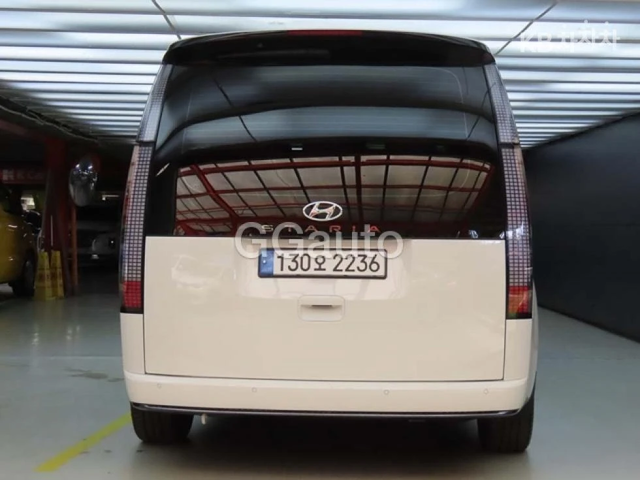 Hyundai Staria Lounge 3.5 LPG Lounge 7 Вдъхновение ЛИЗ.БЕЗ ПЪРВ.В - автомобили, коли, обяви за нови и употребявани 2