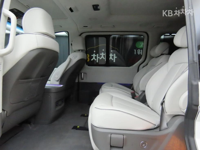 Hyundai Staria Lounge 3.5 LPG Lounge 7 Вдъхновение ЛИЗ.БЕЗ ПЪРВ.В - автомобили, коли, обяви за нови и употребявани 5