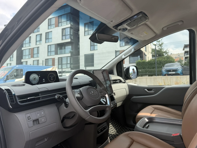 Hyundai Staria 3.5 LPG 7 - МЕСТЕН ЛИЗИНГ БЕЗ ПЪРВОНАЧАЛНА ВНОСКА - автомобили, коли, обяви за нови и употребявани 8