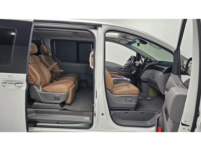 Hyundai Staria 7 МЕСТА L3.5 Lounge autogeorge.com - автомобили, коли, обяви за нови и употребявани 8